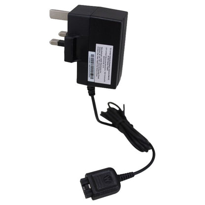 Motorola MXP600 MTP3000 MTP6000 series personal charger UK SKU PS000042A33 — Motorola 3 pin mains charger for radio with battery showing Motorola logo on connector