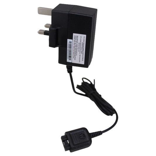 Motorola MXP600 MTP3000 MTP6000 series personal charger UK SKU PS000042A33 — Motorola 3 pin mains charger for radio with battery showing Motorola logo on connector