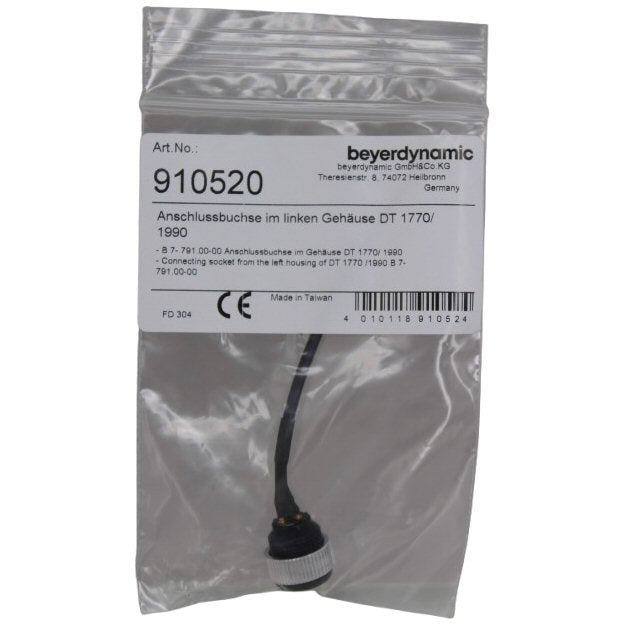 DT1770 Pro Connection Socket LHS — Beyerdynamic connector socket threaded metal three pin to white Molex three core connector on a white background